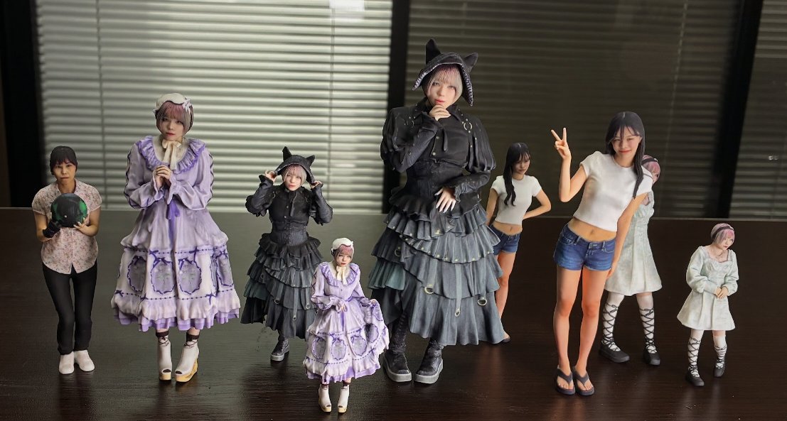 コスプレ・ロリィタの人物3Dフィギュア群像